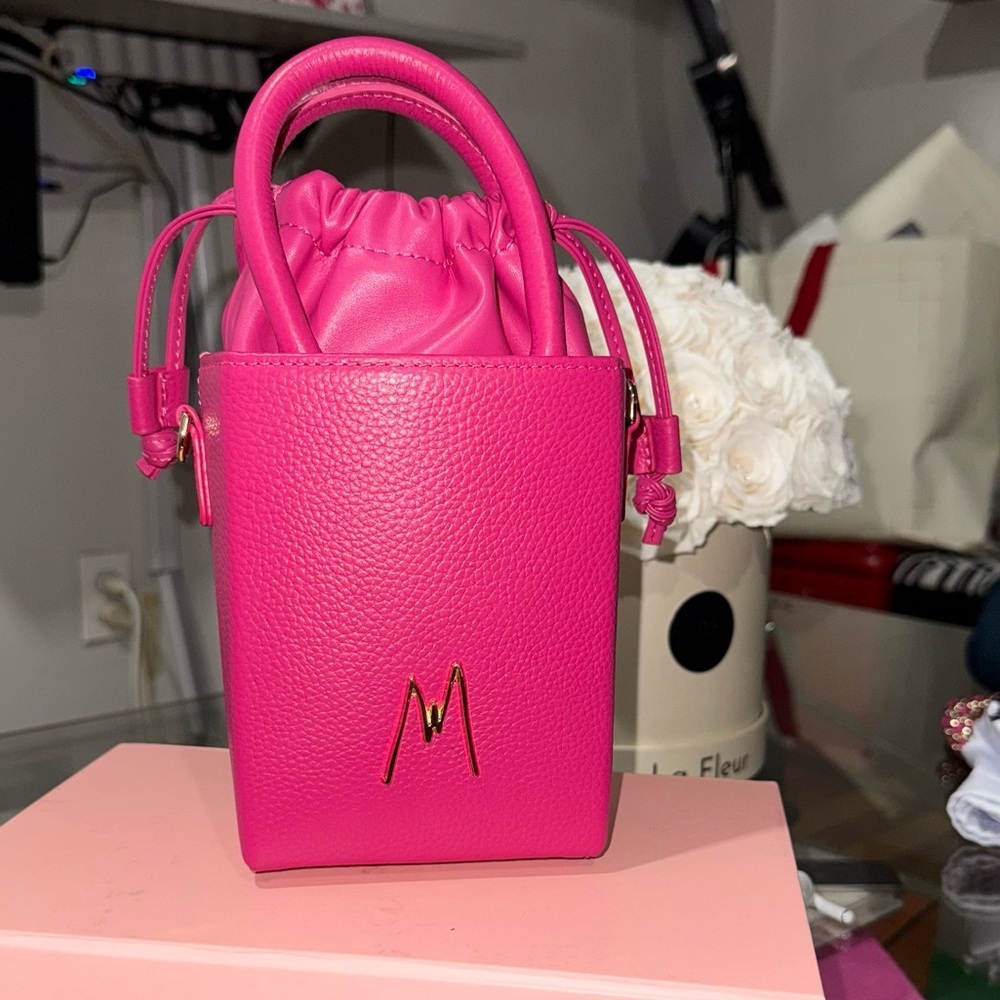 Maya winston| Pink crossbody bag with pink gold chain metal strap